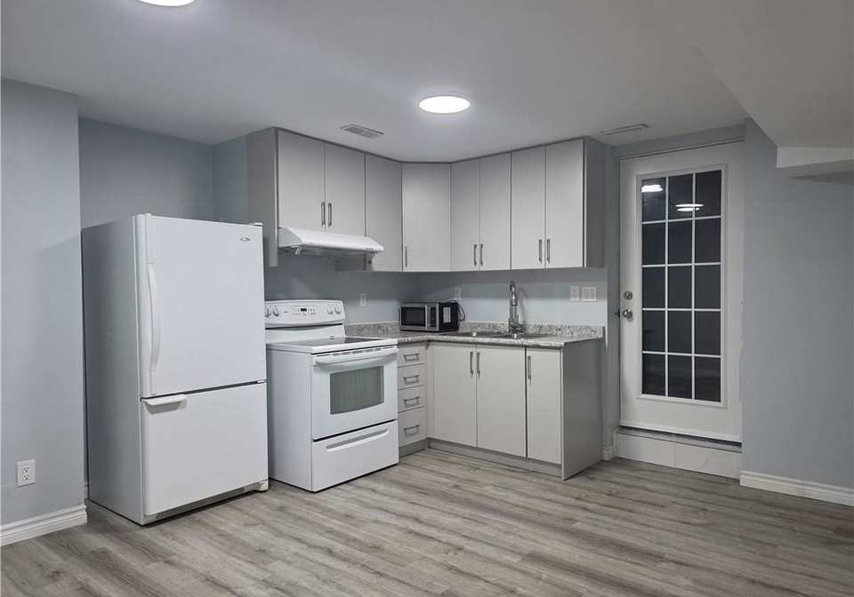 100-chase-crescent-cambridge-ontario-40826047
