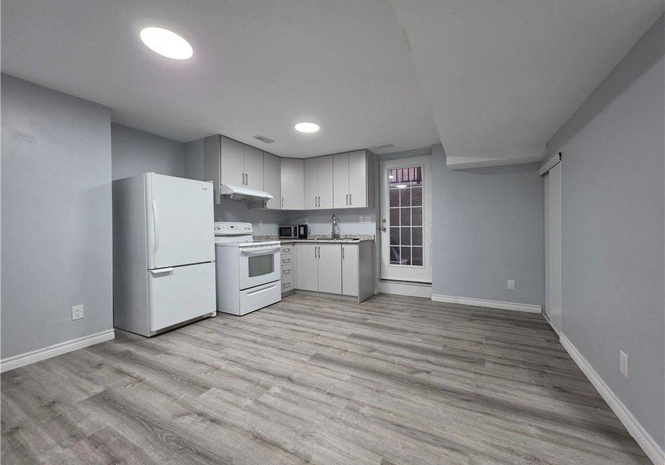 100-chase-crescent-cambridge-ontario-40826047