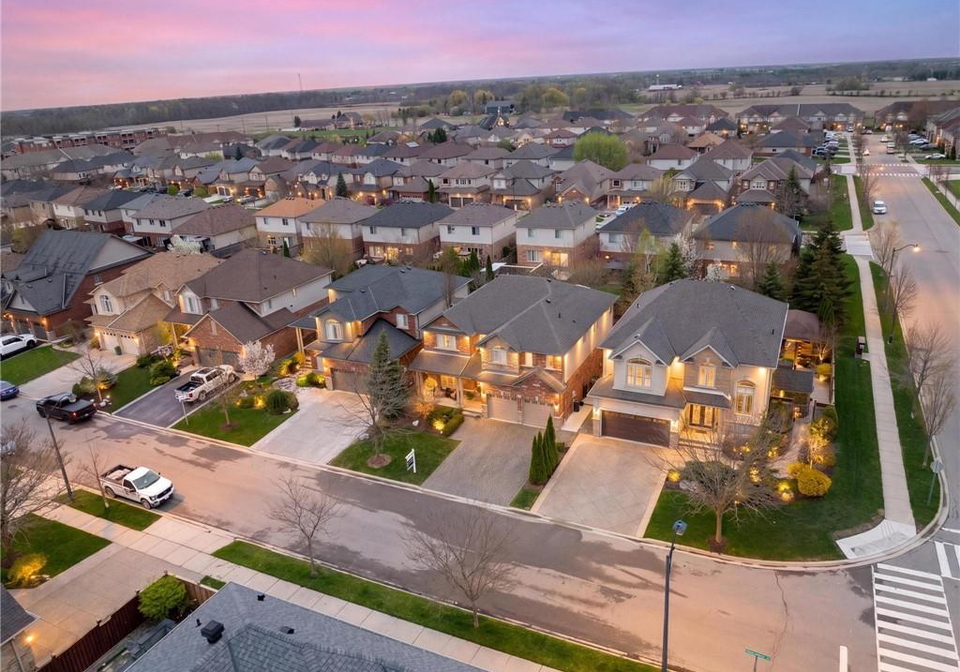 129-magnificent-way-binbrook-ontario-40826048