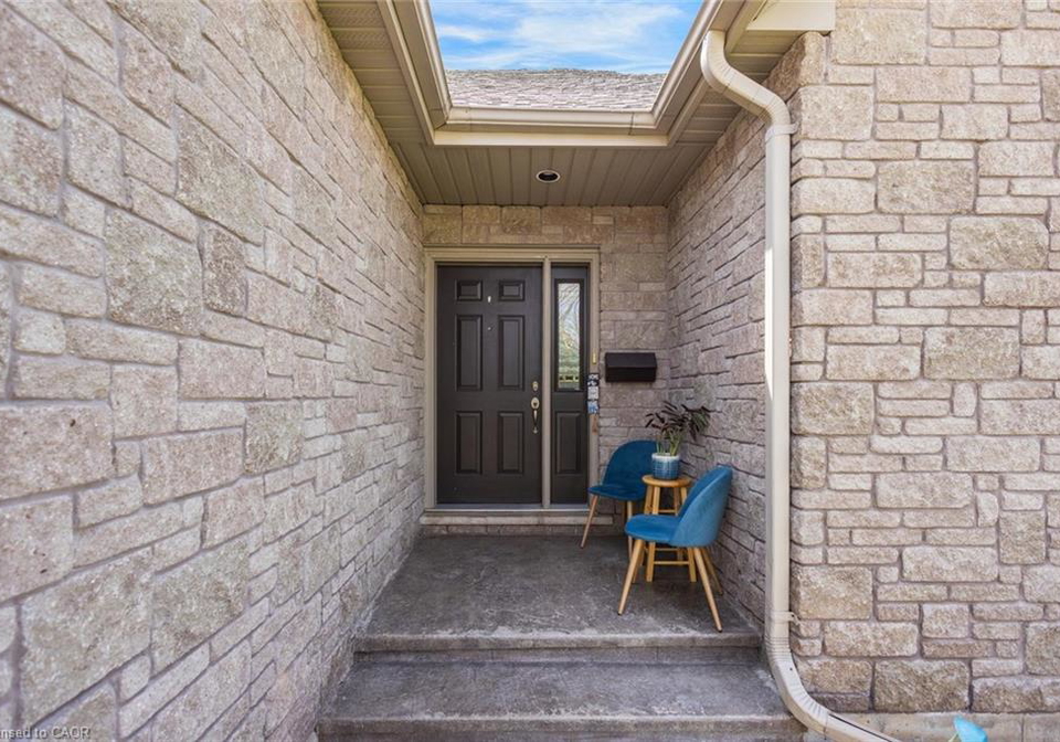 483-parrott-place-woodstock-ontario-40826051