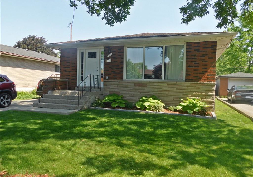 42-atwater-crescent-hamilton-ontario-40826059