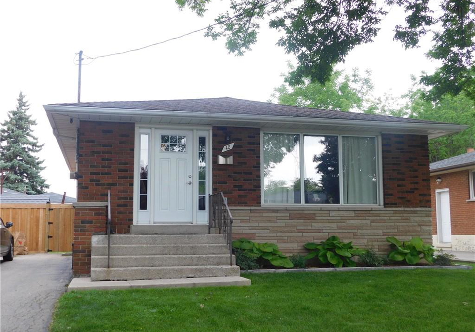 42-atwater-crescent-hamilton-ontario-40826059