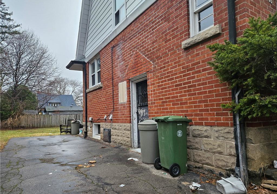 35-kingsmount-street-n-hamilton-ontario-40826060