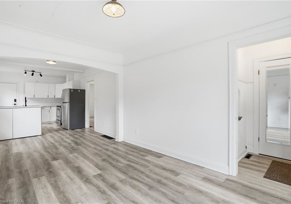 105-longwood-road-n-hamilton-ontario-40826065