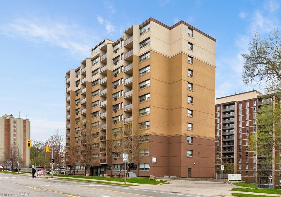 1950-main-street-w-hamilton-ontario-40826105