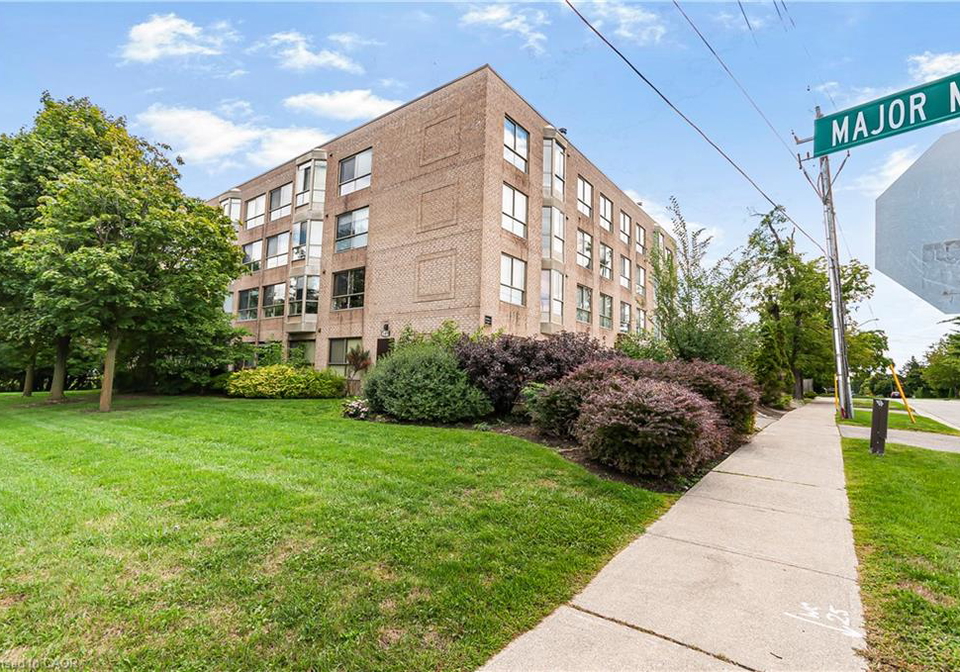 249-major-mackenzie-drive-e-richmond-hill-ontario-40826161