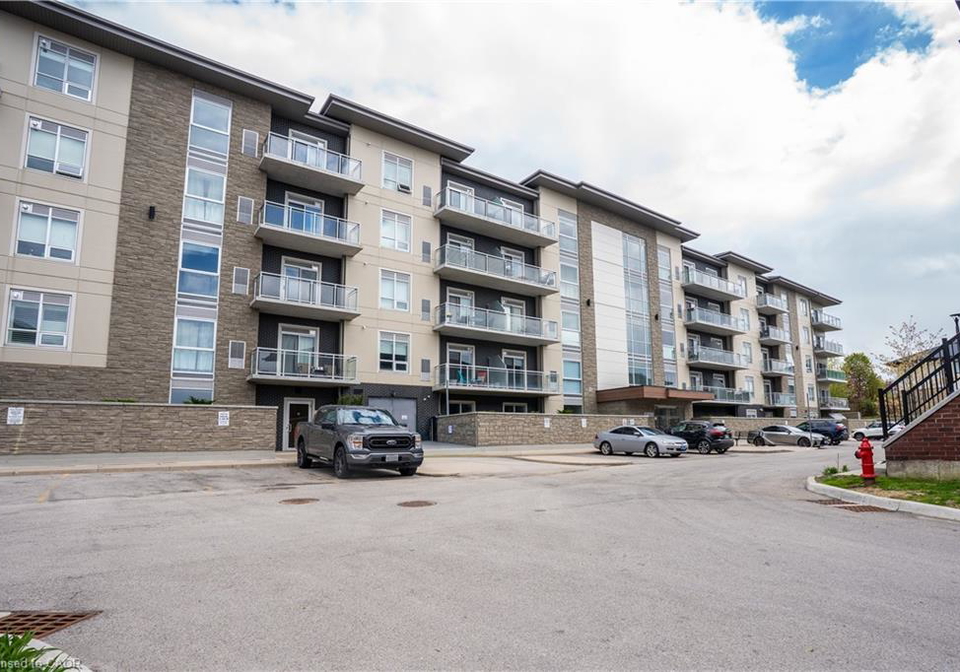 16-markle-crescent-ancaster-ontario-40826177