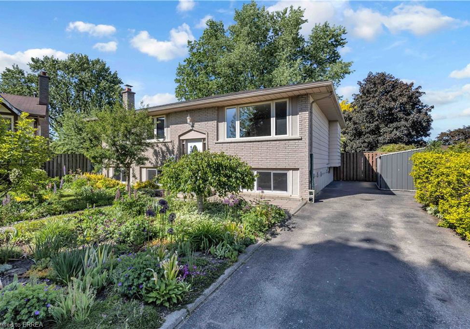 6-mitchell-court-brantford-ontario-40826191