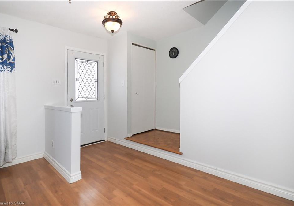 10-balfour-crescent-kitchener-ontario-40826327