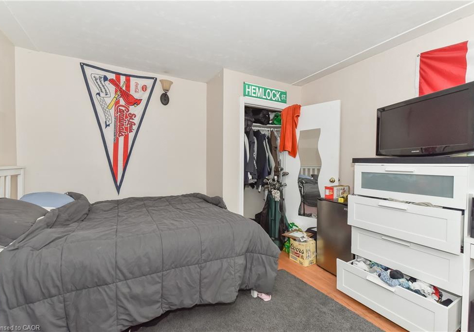 166-elgin-crescent-waterloo-ontario-40826354