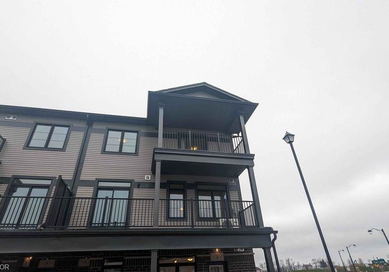 4-oat-lane-kitchener-ontario-40826360