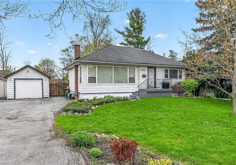 186-seneca-avenue-hamilton-ontario-40826365