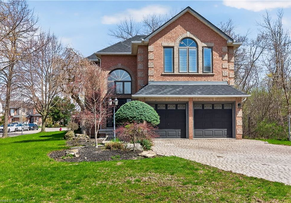 85-waterford-crescent-stoney-creek-ontario-40826375