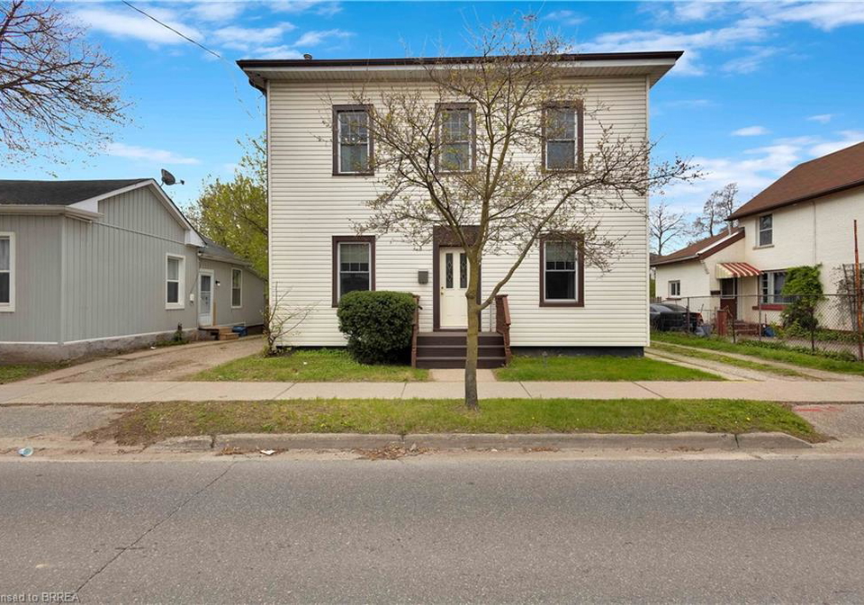 303-dalhousie-street-brantford-ontario-40826376