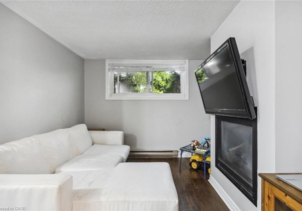 262-patricia-avenue-kitchener-ontario-40826397