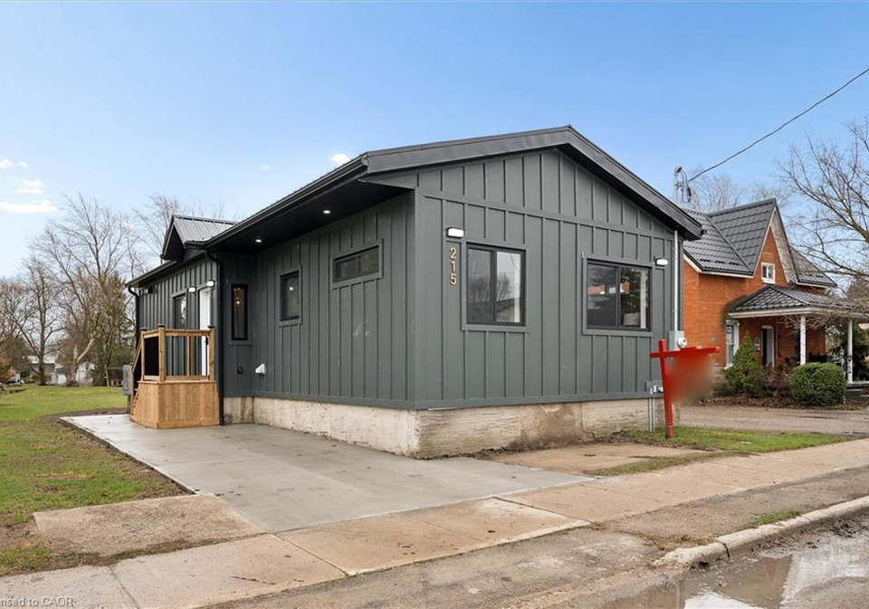 215-winstanley-street-monkton-ontario-40826401