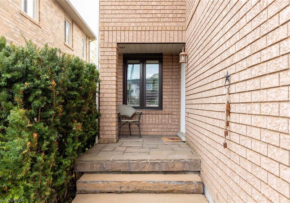 1818-bridlington-court-mississauga-ontario-40826409