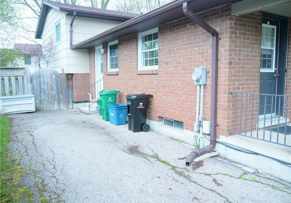 33-manor-drive-kitchener-ontario-40826474