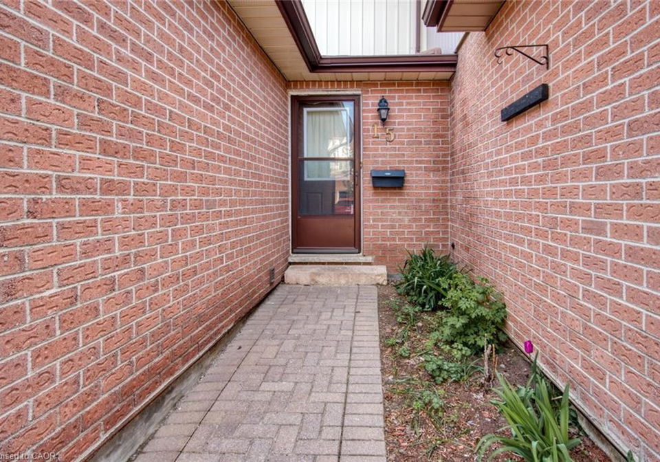 25-valleyview-road-kitchener-ontario-40826502