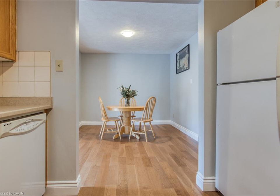 25-valleyview-road-kitchener-ontario-40826502