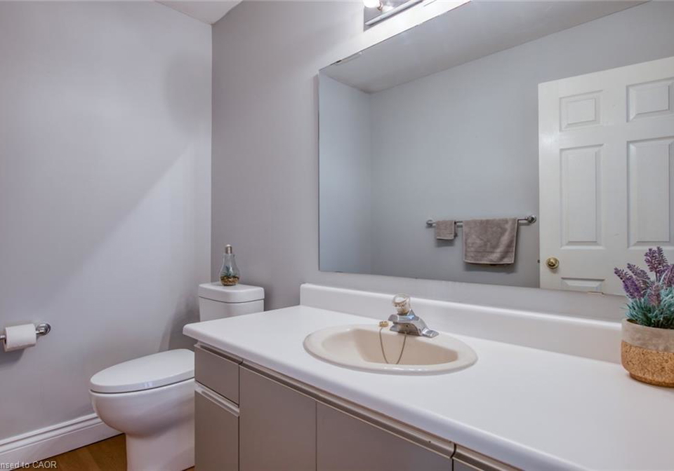 25-valleyview-road-kitchener-ontario-40826502