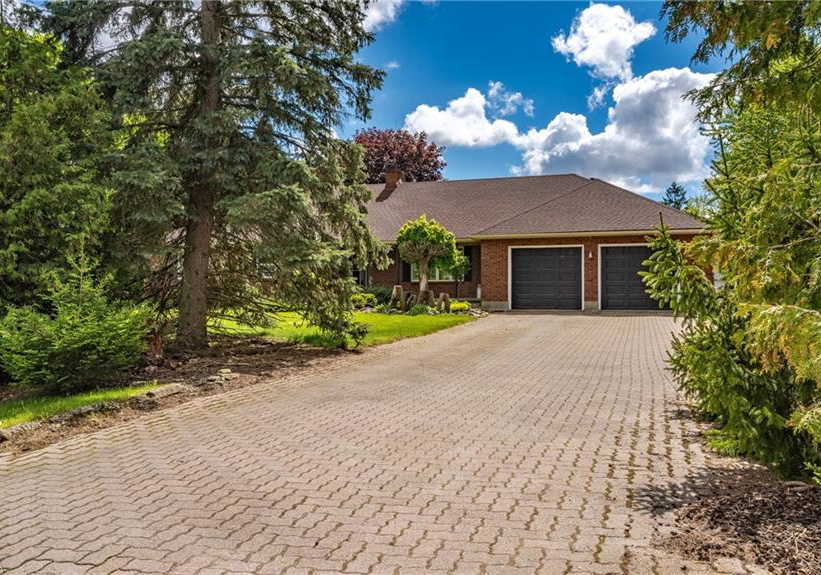 3-huffman-court-vanessa-ontario-40826518