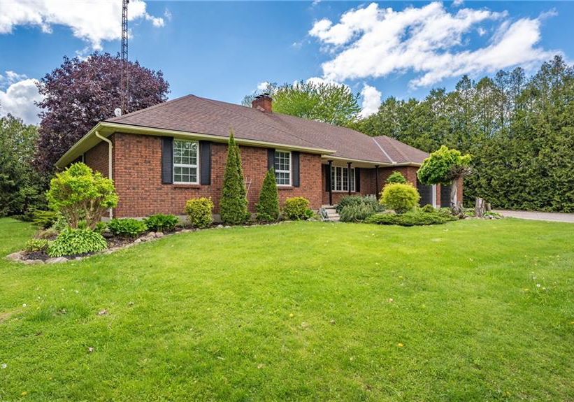 3-huffman-court-vanessa-ontario-40826518