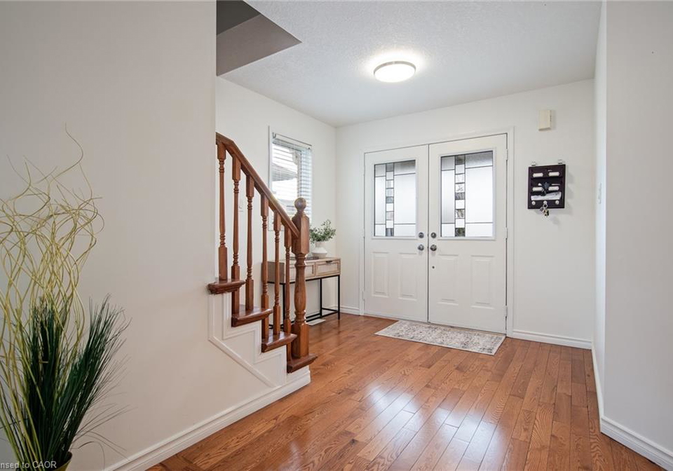 638-windflower-crescent-kitchener-ontario-40826529