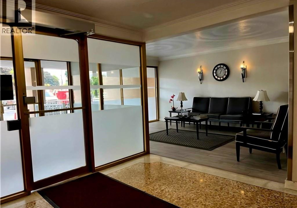 10-woodman-drive-s-hamilton-ontario-40826564