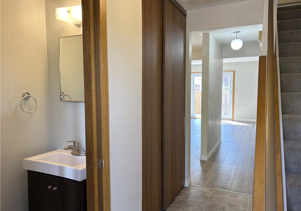 10-montclair-crescent-simcoe-ontario-40826570