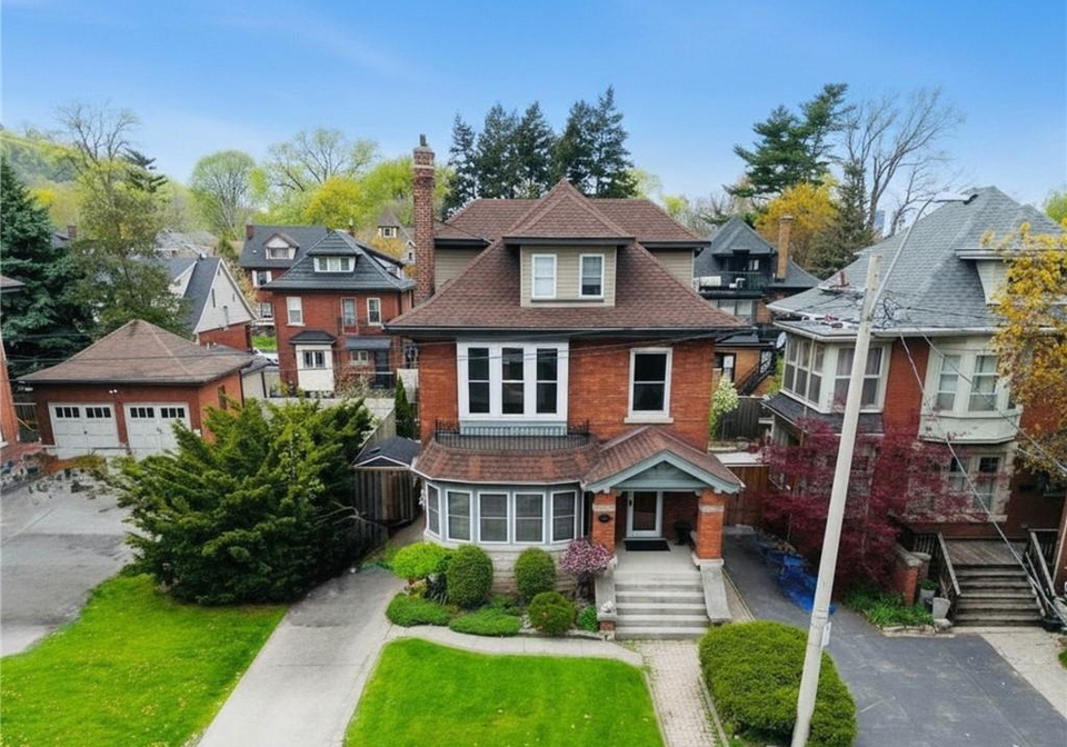 102-eastbourne-avenue-hamilton-ontario-40826580
