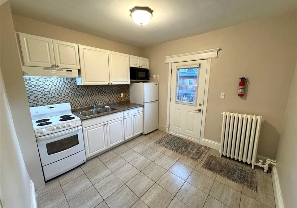 102-eastbourne-avenue-hamilton-ontario-40826580