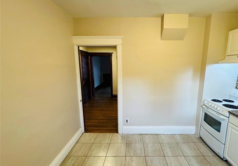 102-eastbourne-avenue-hamilton-ontario-40826580