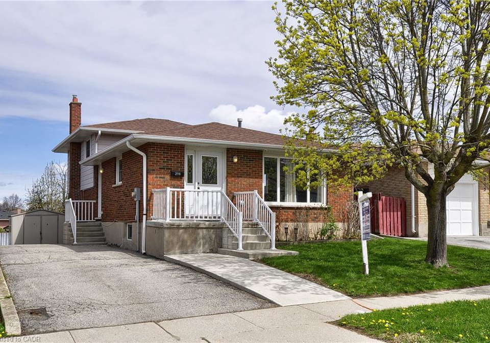 219-bakersfield-drive-cambridge-ontario-40826582