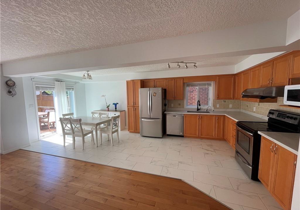 98-udvari-crescent-kitchener-ontario-40826587