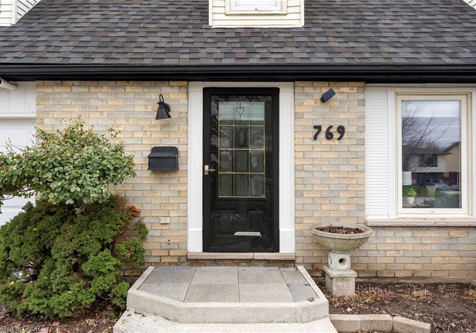 769-scottsdale-drive-guelph-ontario-40826589