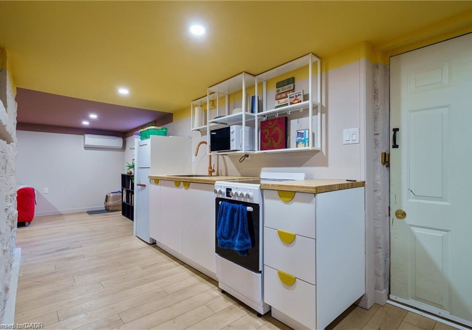 202-prospect-street-s-hamilton-ontario-40826674