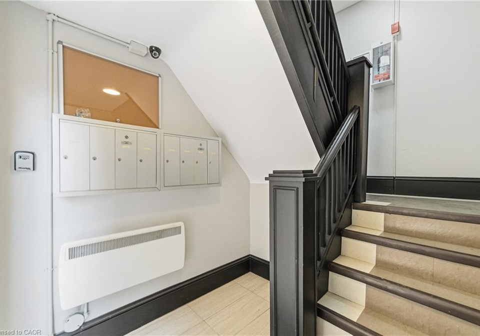 1544-king-street-e-hamilton-ontario-40826676