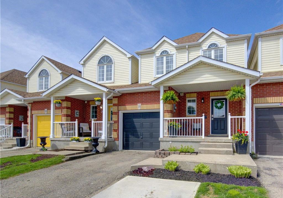 18-carriage-hill-trail-elmira-ontario-40826685