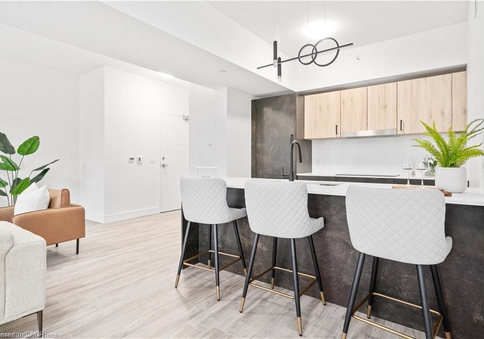 2-dundas-street-w-belleville-ontario-40826688