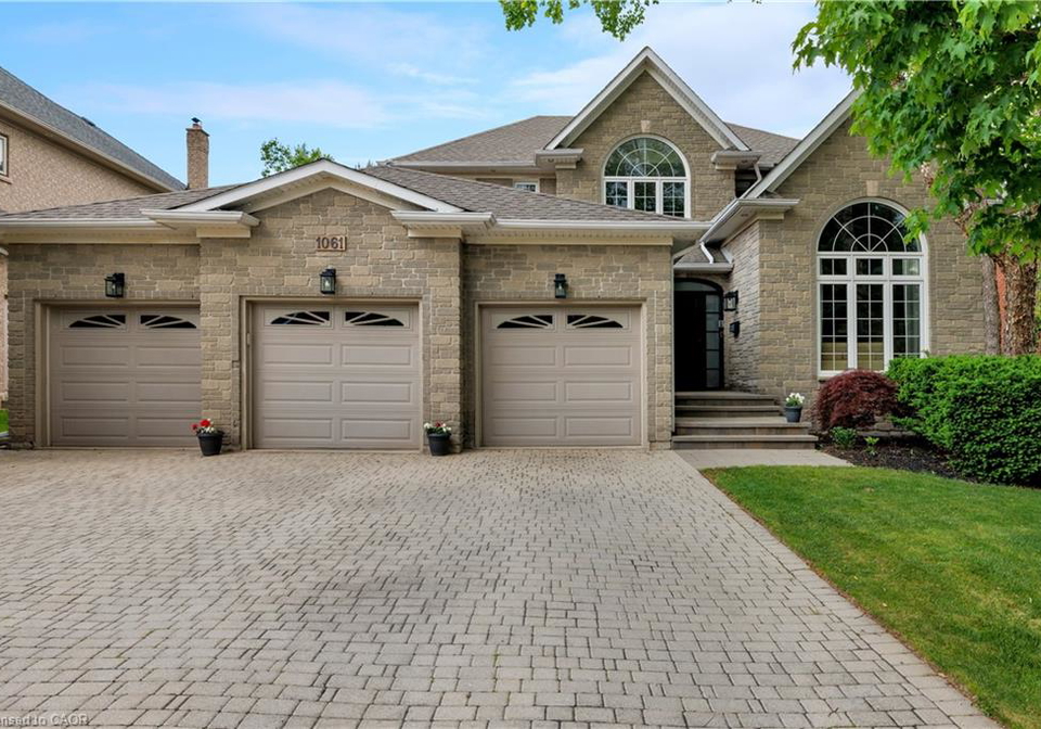 1061-summit-ridge-drive-oakville-ontario-40826753