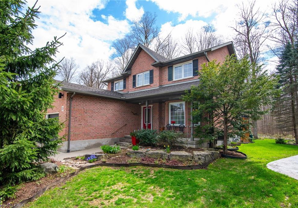 128-eby-crescent-new-hamburg-ontario-40826773