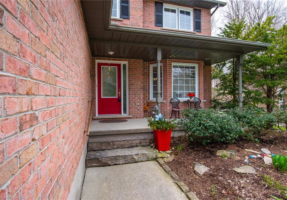 128-eby-crescent-new-hamburg-ontario-40826773