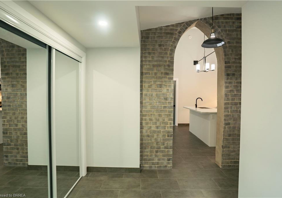 130-elgin-street-brantford-ontario-40826776