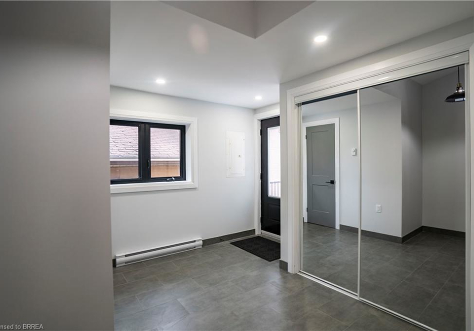 130-elgin-street-brantford-ontario-40826776