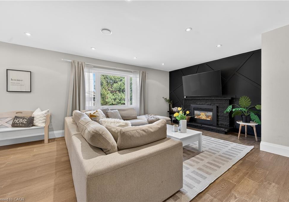 22-hazelwood-avenue-grimsby-ontario-40826796