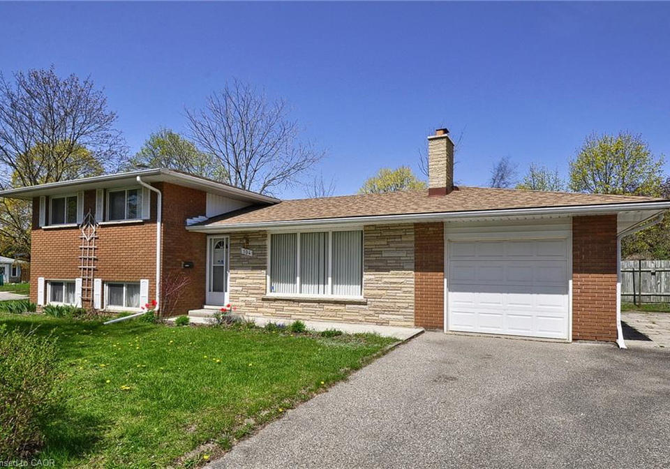 104-milford-avenue-waterloo-ontario-40826879