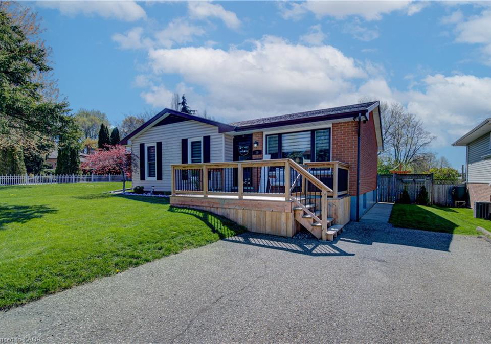 10-ashton-court-woodstock-ontario-40826909