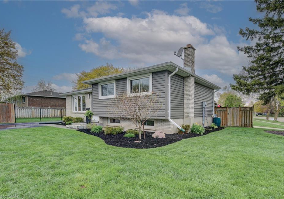 126-webster-street-new-hamburg-ontario-40826990