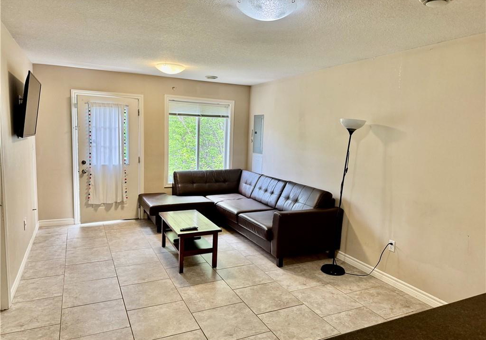 38-beaufort-street-london-ontario-40827038